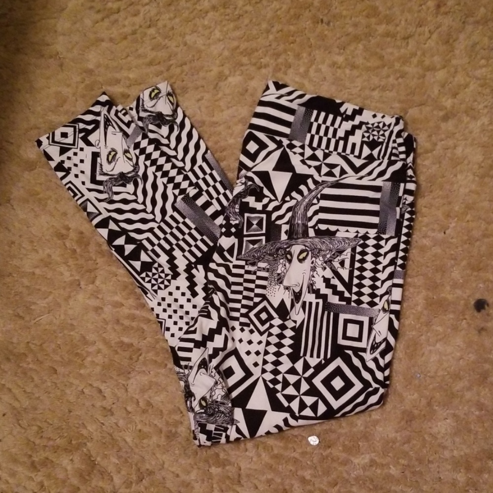 LuLaRoe Leggings TC2 3X Nightmare Before Christmas